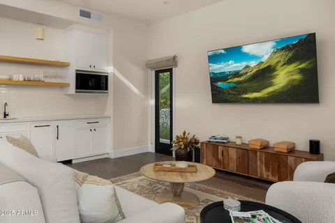 $6,800,000 | 6200 East Naumann Drive, Paradise Valley, AZ 85253