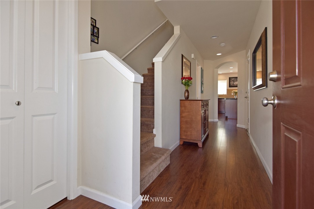 17714 33rd Drive Southeast Bothell, WA 98012 - Photo 3 of 19 Gallery Image 3