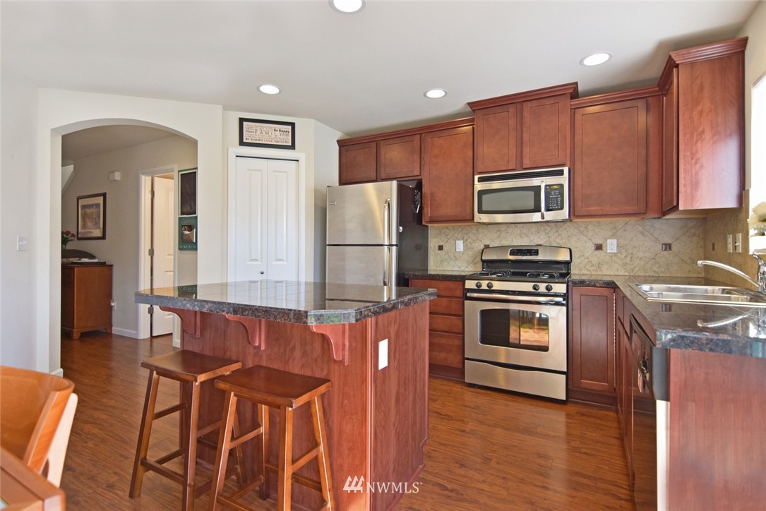 17714 33rd Drive Southeast Bothell, WA 98012 - Photo 6 of 19 Gallery Image 6
