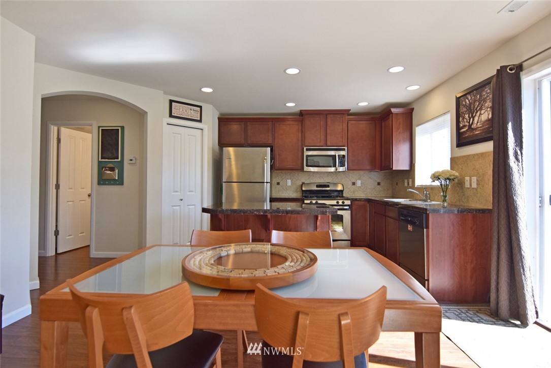 17714 33rd Drive Southeast Bothell, WA 98012 - Photo 8 of 19 Gallery Image 8
