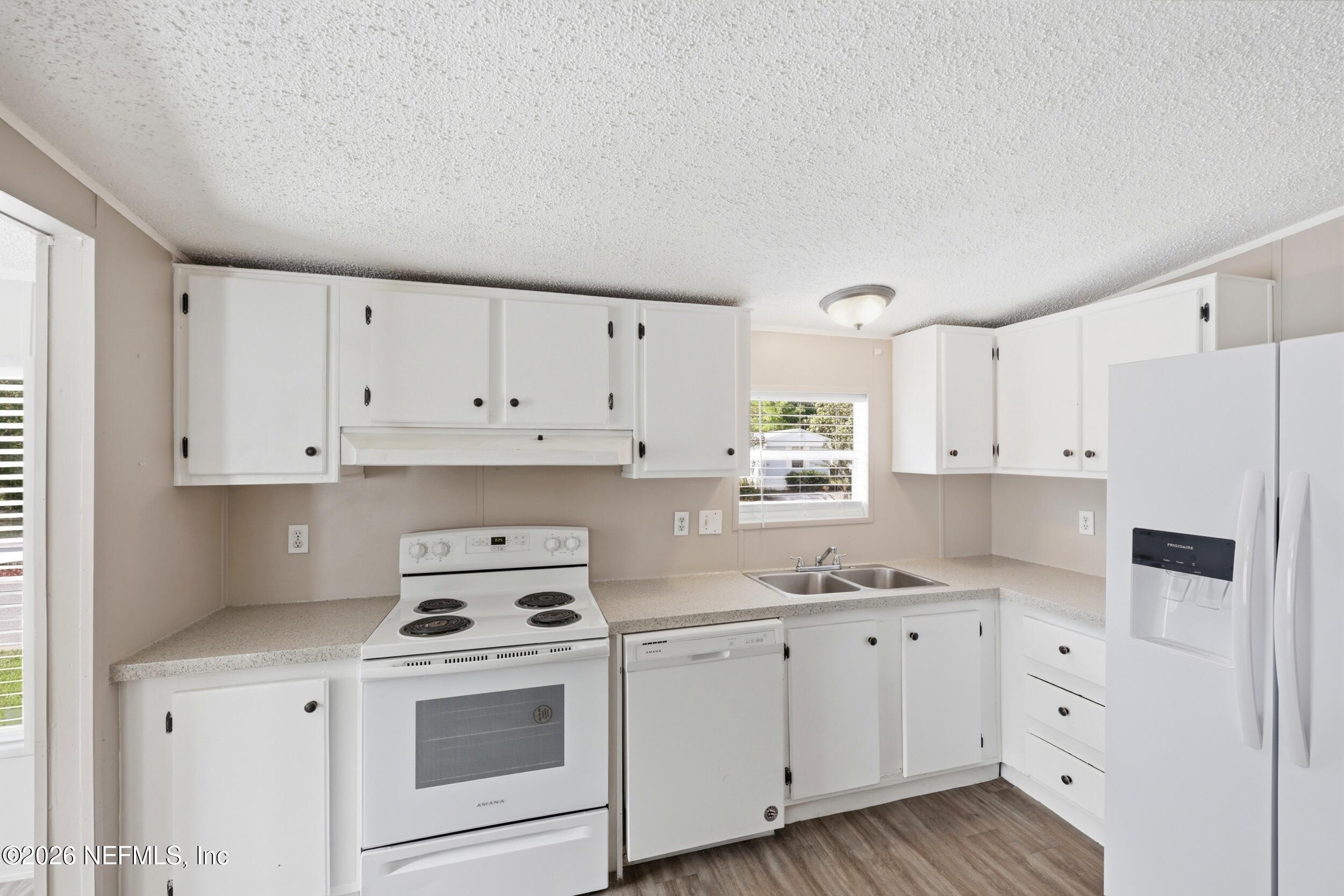2081 Chaffee Road South, Unit 179 Jacksonville, FL 32221 - Photo 10 of 34 Kitchen