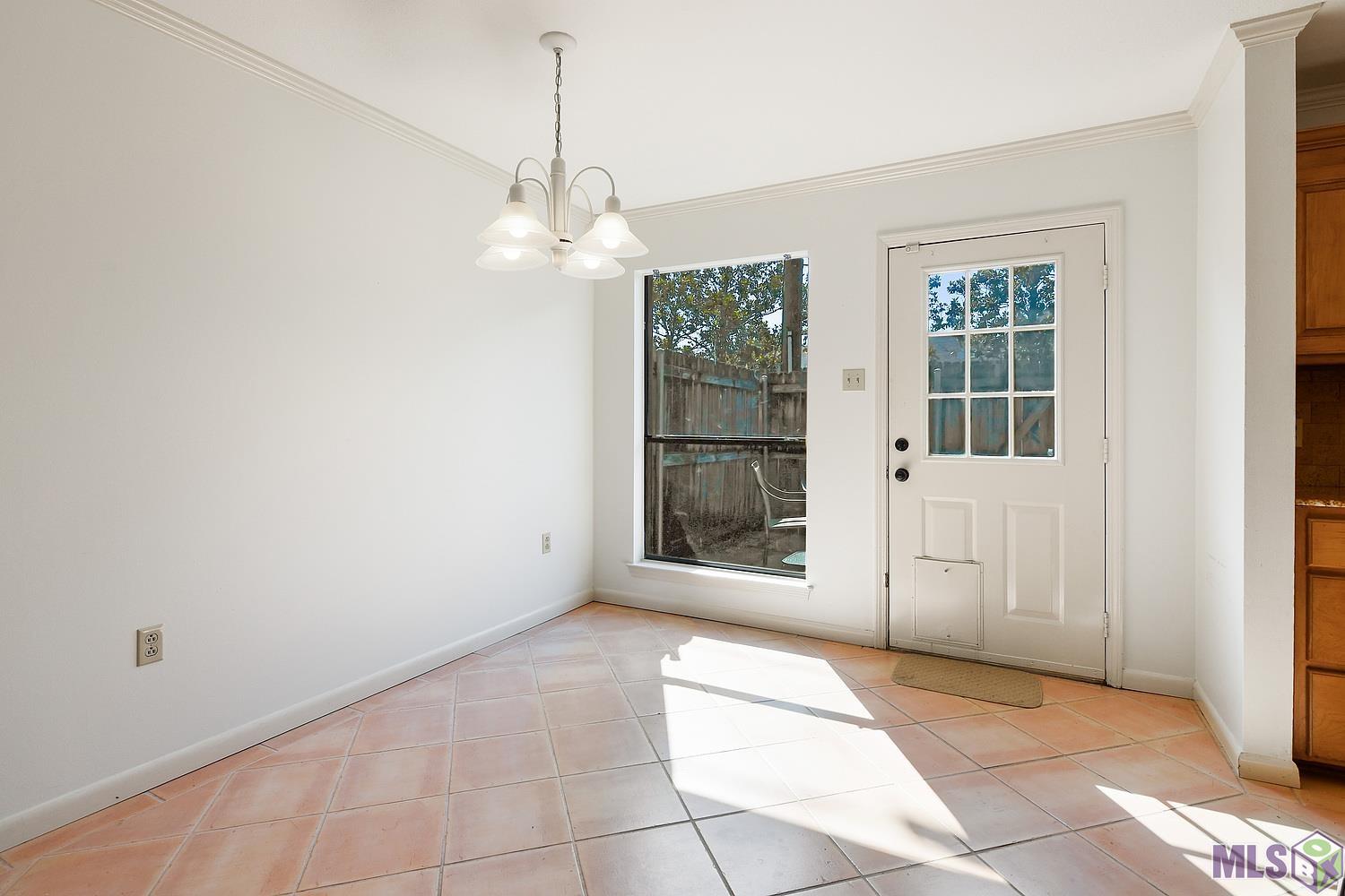 956 Ridgepoint Court, Unit 15C Baton Rouge, LA 70810 - Photo 4 of 12