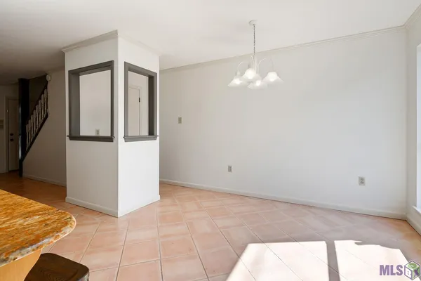 $1,550 | 956 Ridgepoint Court, Unit 15C, Baton Rouge, LA 70810
