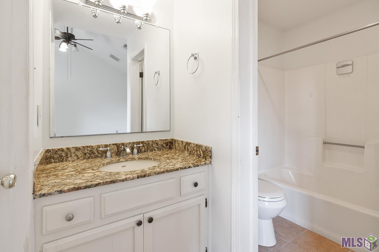 956 Ridgepoint Court, Unit 15C Baton Rouge, LA 70810 - Photo 8 of 12