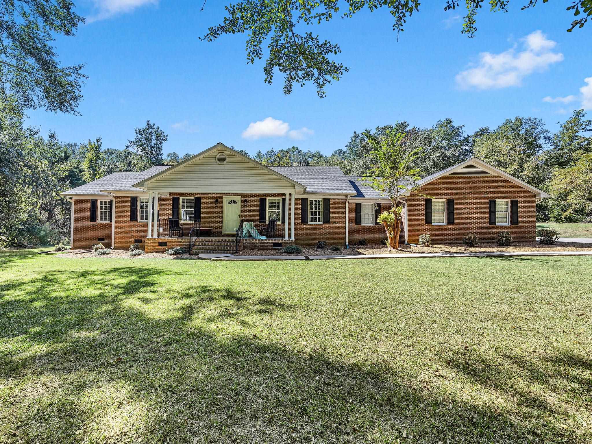 160 Lancaster Road Spartanburg, SC 29306 - Photo 1 of 49 Gallery Image 1