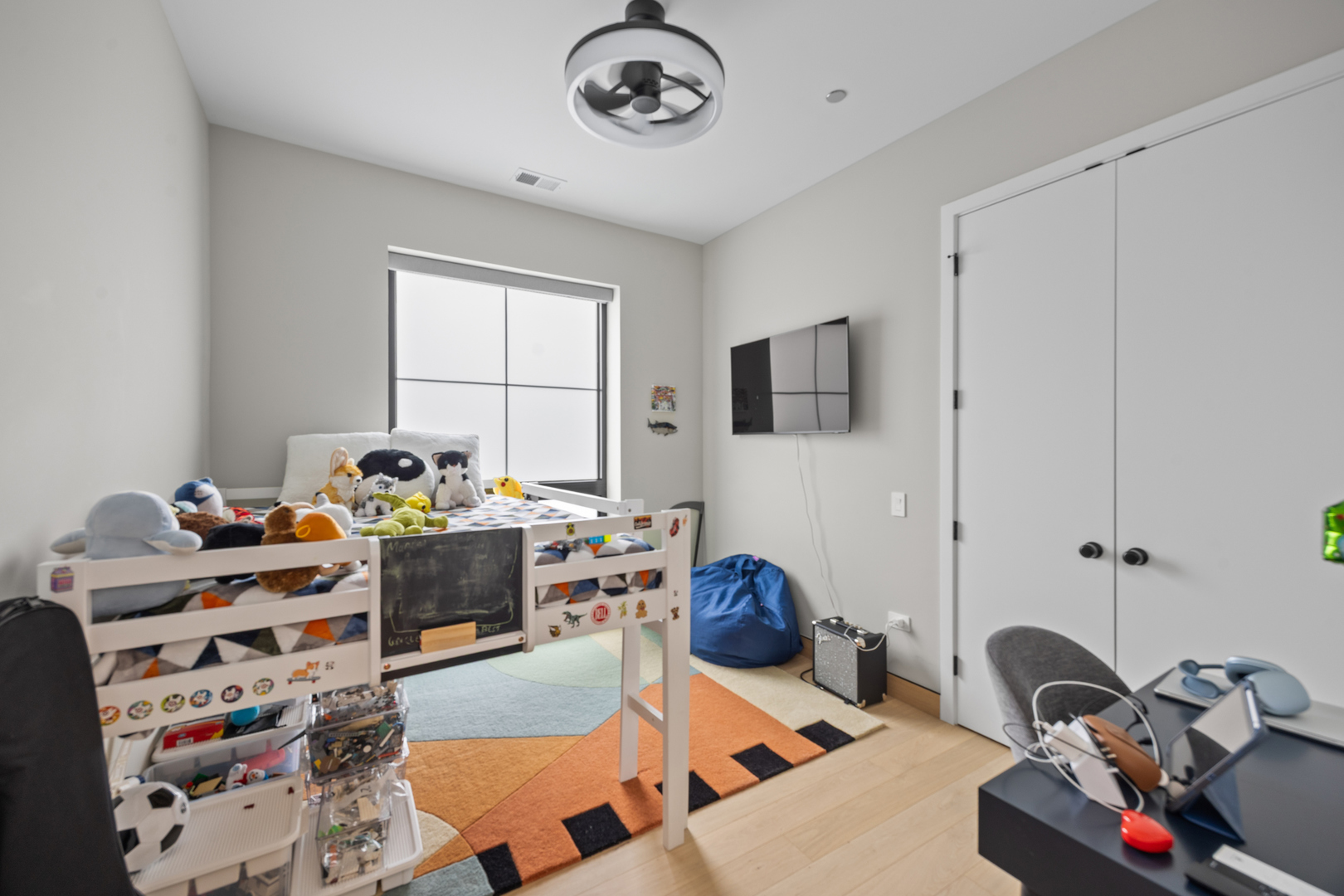 2024 West Irving Park Road, Unit 302 Chicago, IL 60618 - Photo 19 of 23