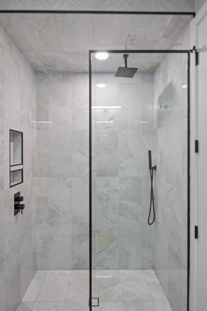 2024 West Irving Park Road, Unit 302 Chicago, IL 60618 - Photo 21 of 23