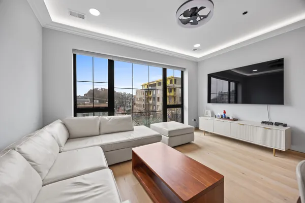 $950,000 | 2024 West Irving Park Road, Unit 302, Chicago, IL 60618