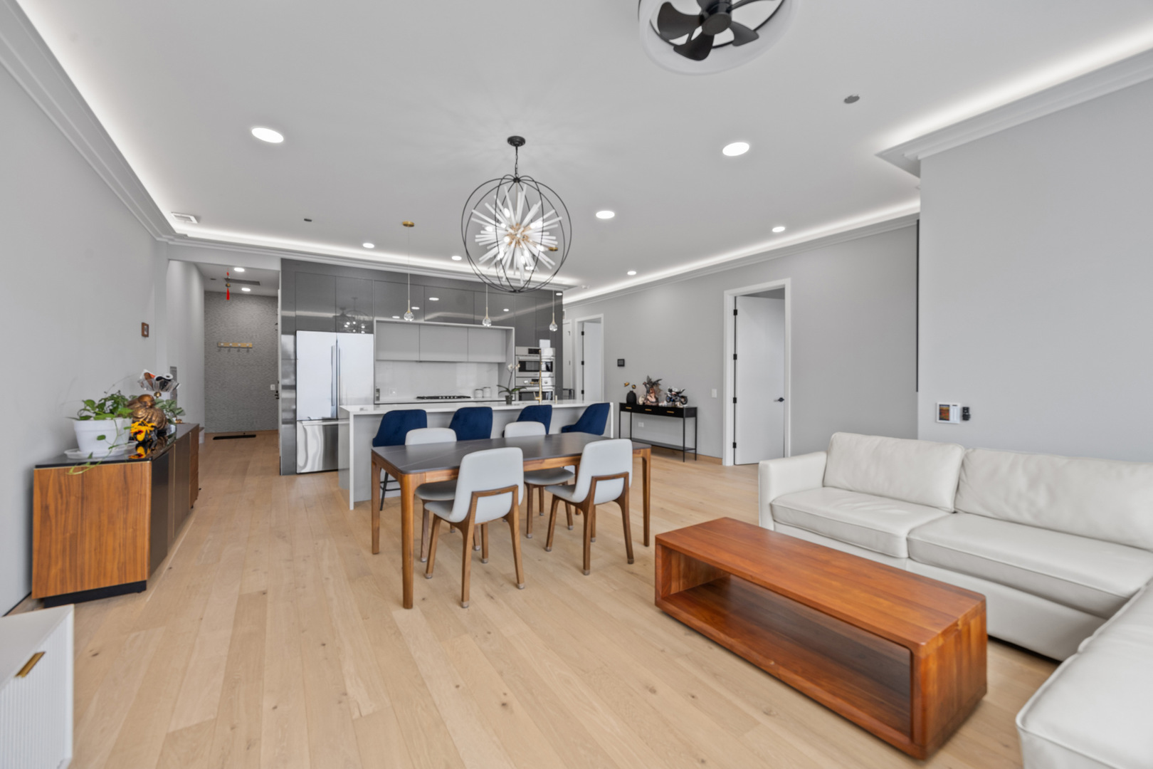 2024 West Irving Park Road, Unit 302 Chicago, IL 60618 - Photo 6 of 23