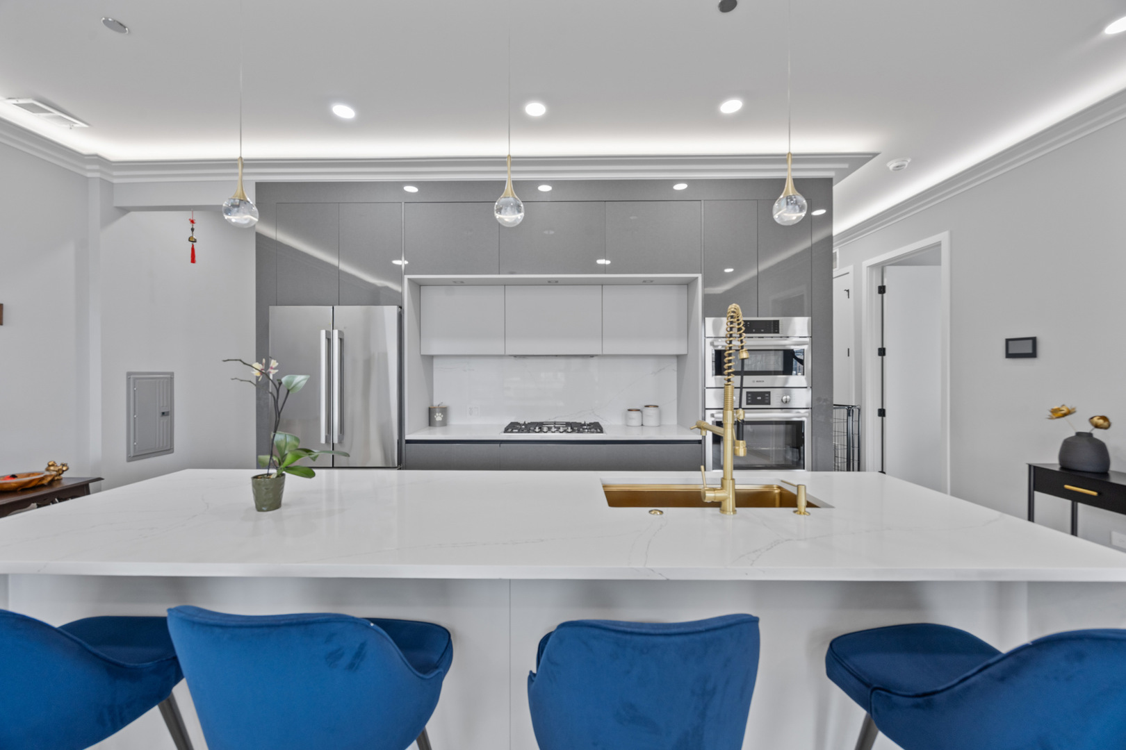 2024 West Irving Park Road, Unit 302 Chicago, IL 60618 - Photo 7 of 23