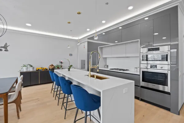 $950,000 | 2024 West Irving Park Road, Unit 302, Chicago, IL 60618