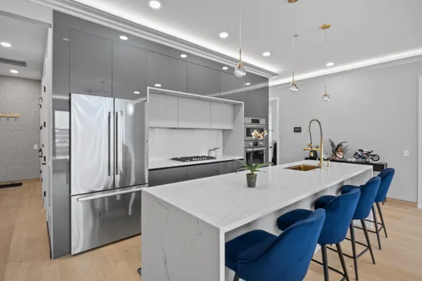 $950,000 | 2024 West Irving Park Road, Unit 302, Chicago, IL 60618