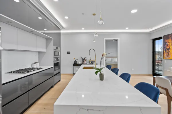 $950,000 | 2024 West Irving Park Road, Unit 302, Chicago, IL 60618