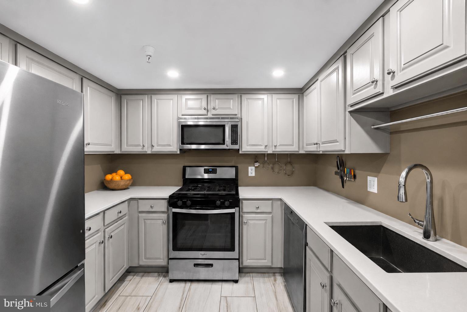 11710 Old Georgetown Road, Unit 1108 Rockville, MD 20852 - Photo 4 of 29