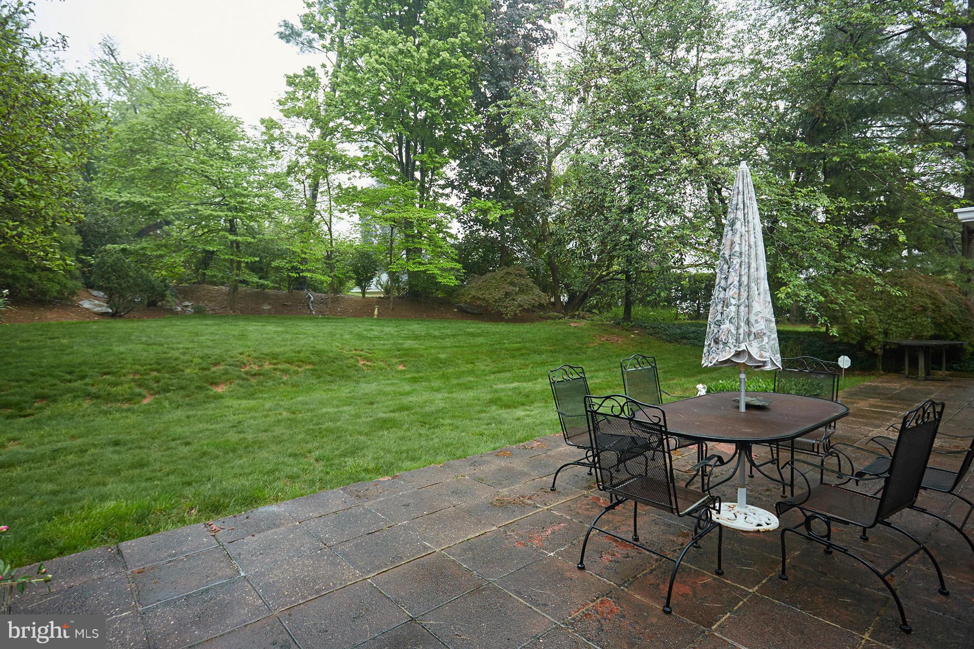 7901 Burdette Road Bethesda, MD 20817 - Photo 29 of 30 Patio and Backyard