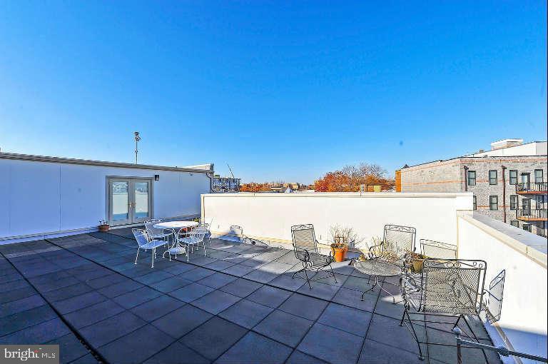 449 R Street Northwest, Unit 101 Washington, DC 20001 - Photo 3 of 24 Amenities: Roof Deck