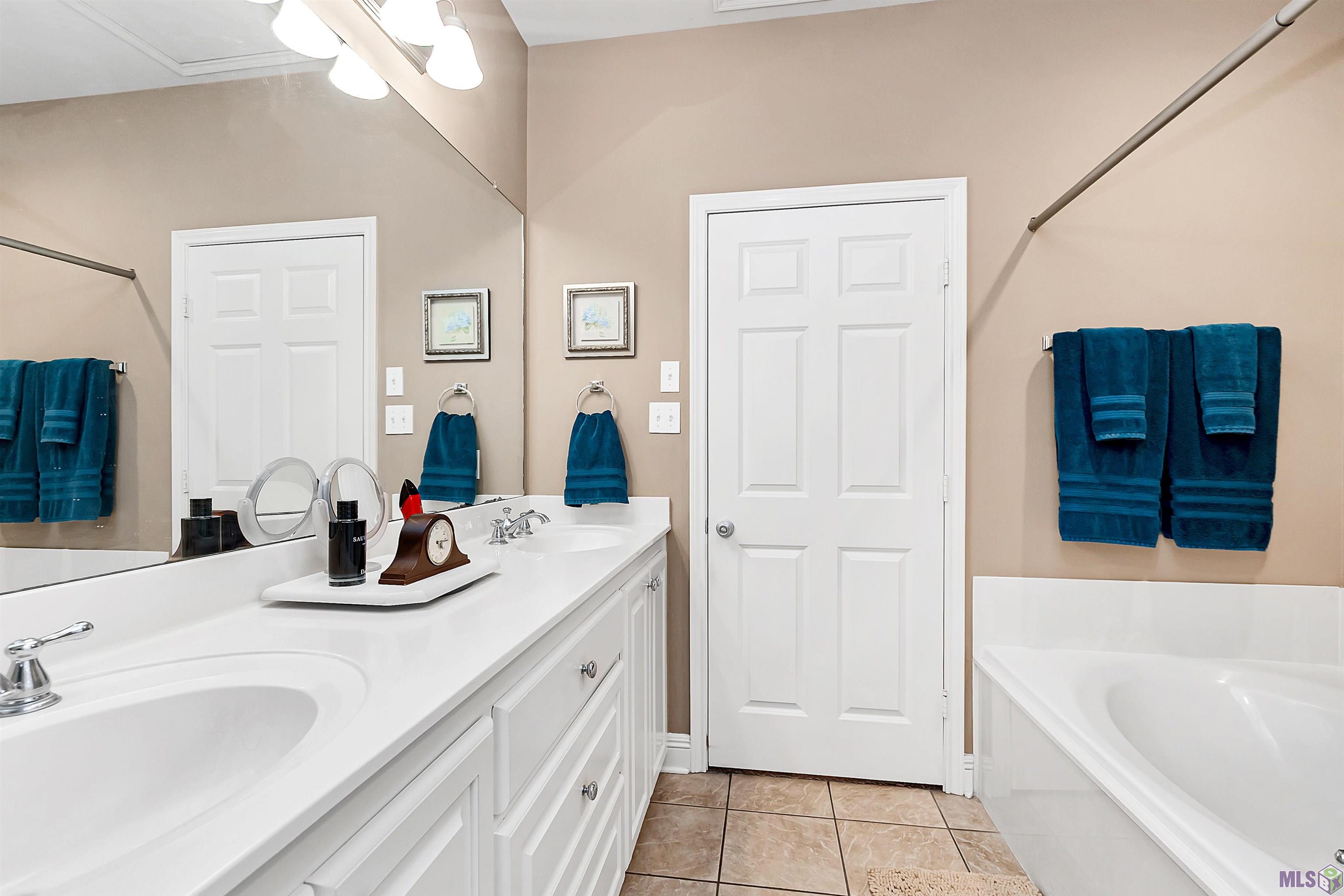 11510 Southfork Avenue, Unit 38 Baton Rouge, LA 70816 - Photo 13 of 16