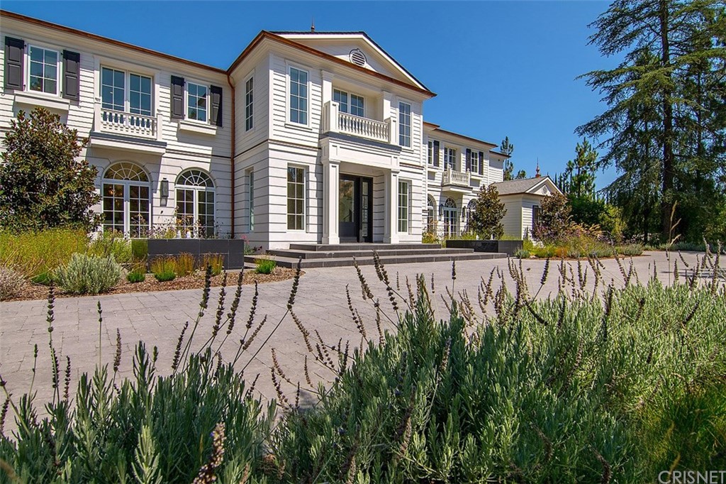 5546 Jed Smith Road Hidden Hills, CA 91302 - Photo 4 of 75 a front view of house with yard and green space