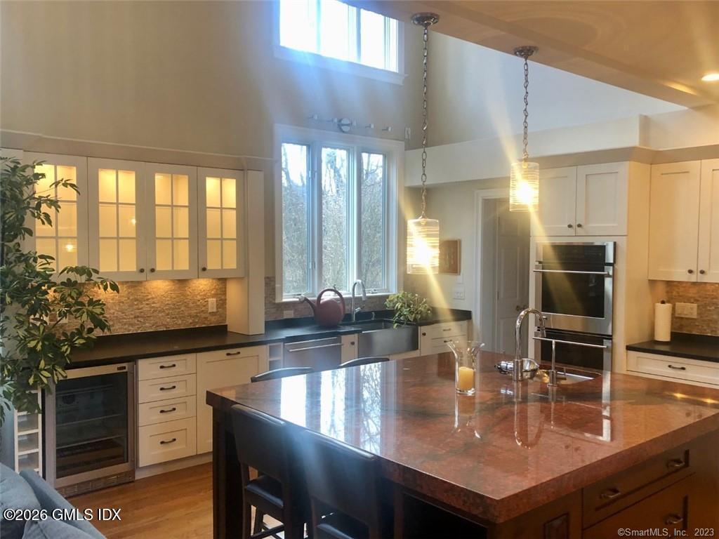 30 Stillview Road Stamford, CT 06902 - Photo 8 of 10 Kitchen