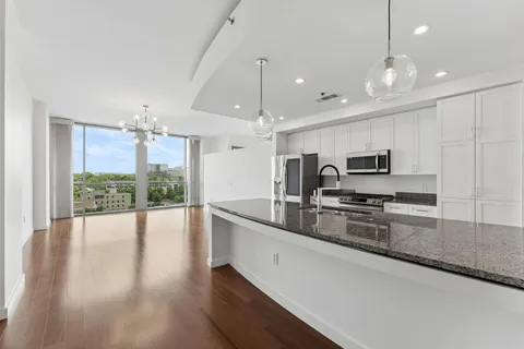 $625,000 | 900 20th Avenue South, Unit 1006, Nashville, TN 37212