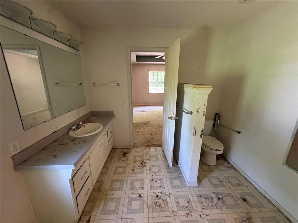 1046 Northwest 475th Road Centerview, MO 64019 - Photo 10 of 21