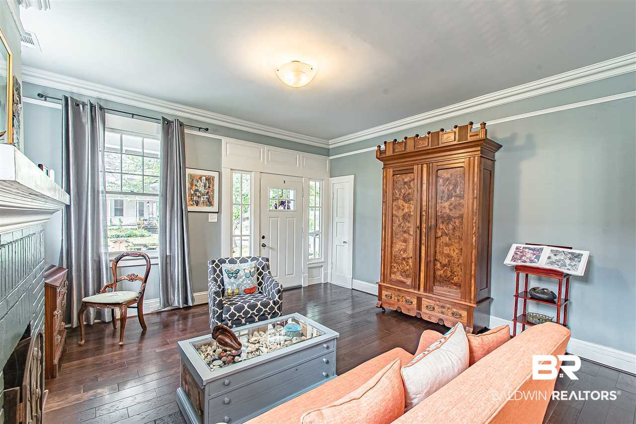 208 Tuttle Avenue Mobile, AL 36604 - Photo 7 of 50