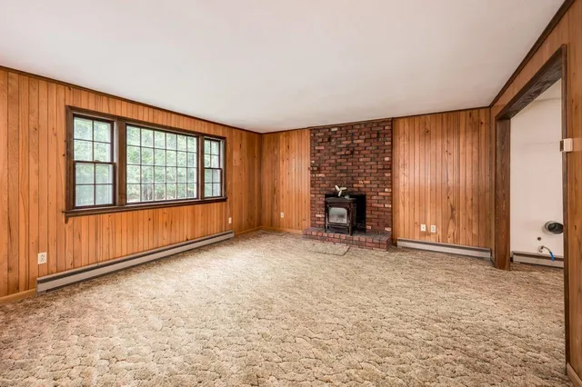 $635,000 | 140 Kingston Road, Exeter, NH 03833