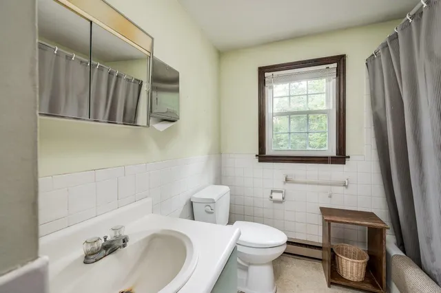 $635,000 | 140 Kingston Road, Exeter, NH 03833