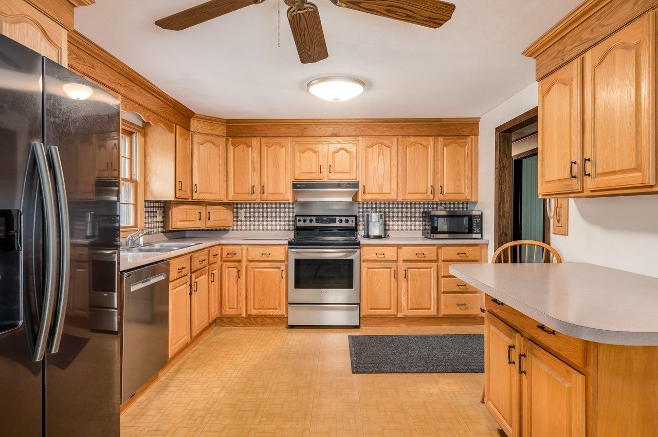 140 Kingston Road Exeter, NH 03833 - Photo 8 of 33