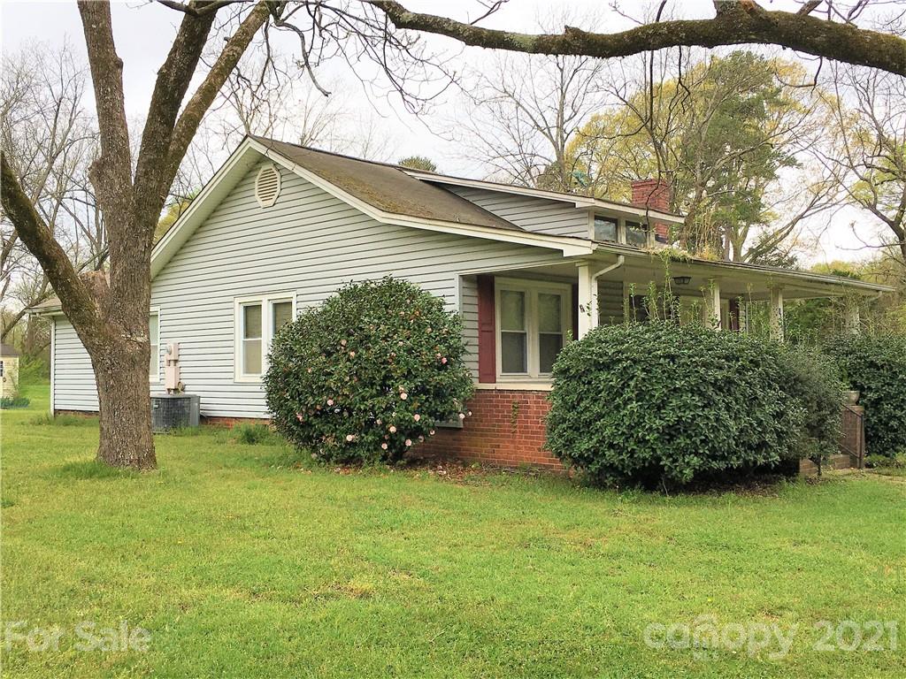 1027 Tom Sadler Road Charlotte, NC 28214 - Photo 3 of 19 Gallery Image 3
