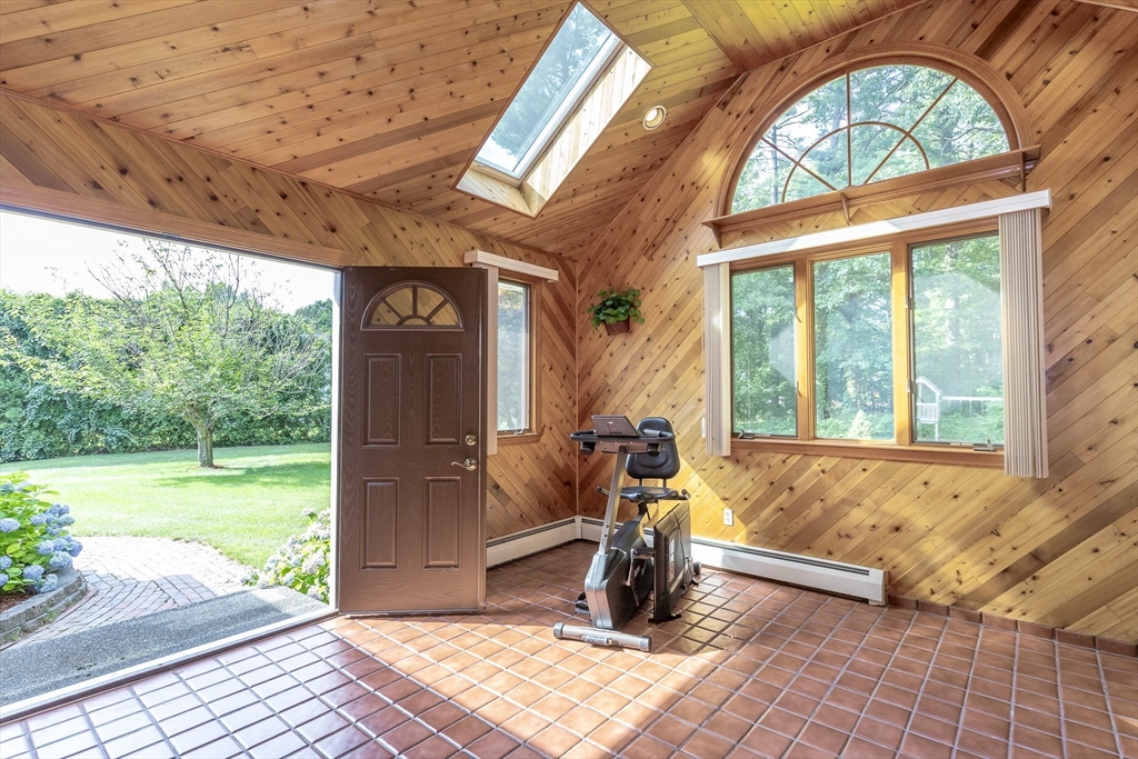 4 Hart Road Chelmsford, MA 01824 - Photo 11 of 37