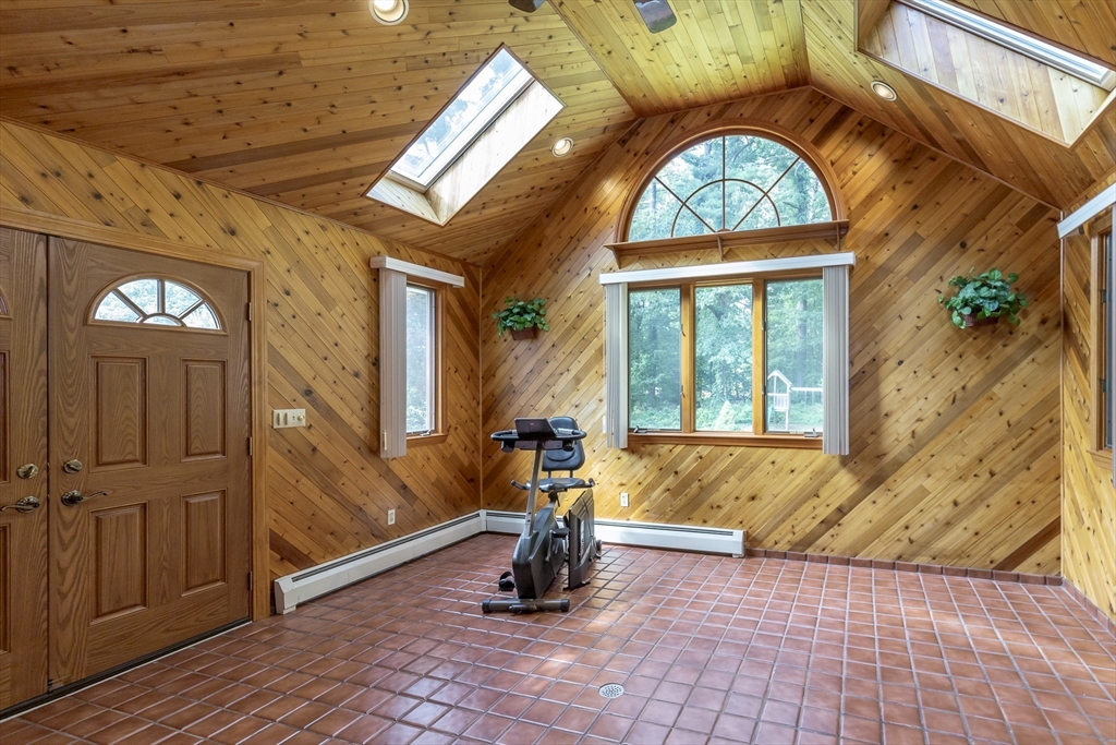 4 Hart Road Chelmsford, MA 01824 - Photo 12 of 37