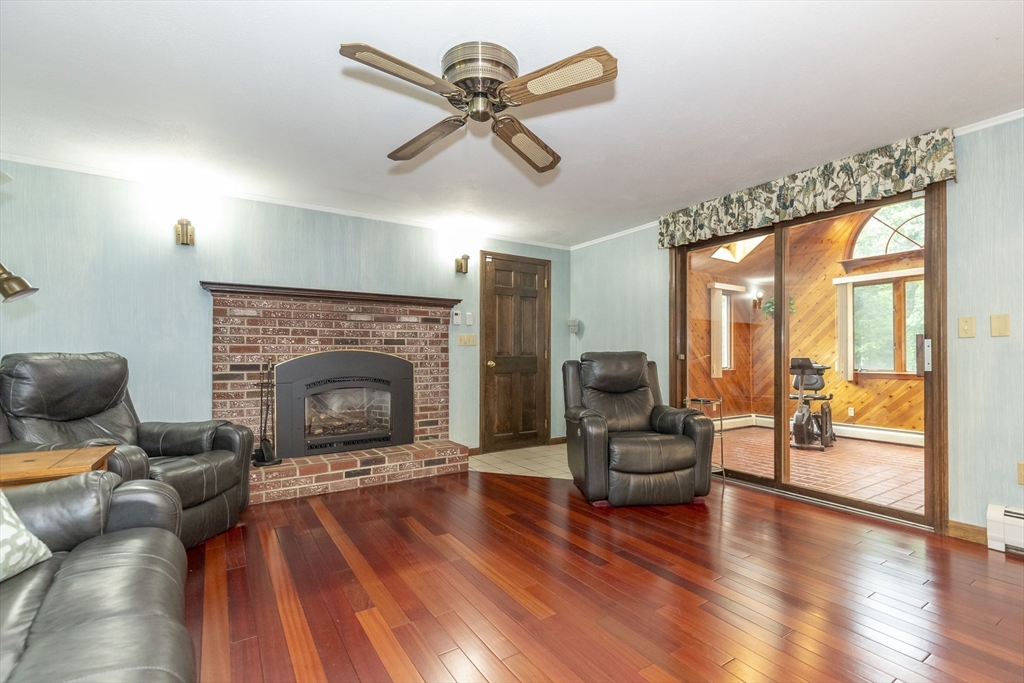 4 Hart Road Chelmsford, MA 01824 - Photo 14 of 37