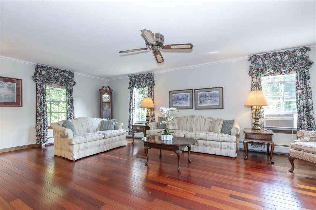 4 Hart Road Chelmsford, MA 01824 - Photo 15 of 37