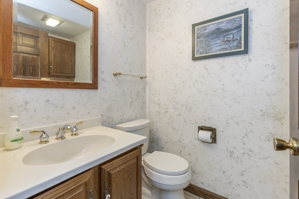 4 Hart Road Chelmsford, MA 01824 - Photo 20 of 37