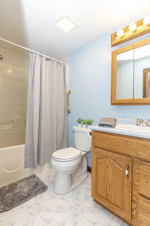 4 Hart Road Chelmsford, MA 01824 - Photo 33 of 37