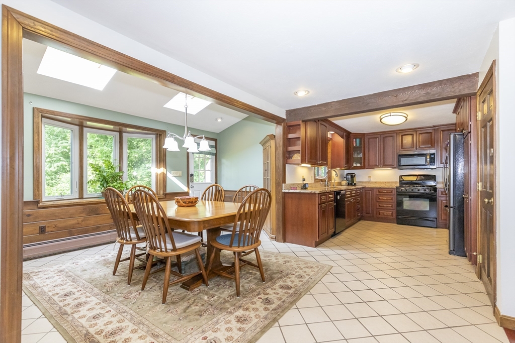 4 Hart Road Chelmsford, MA 01824 - Photo 8 of 37