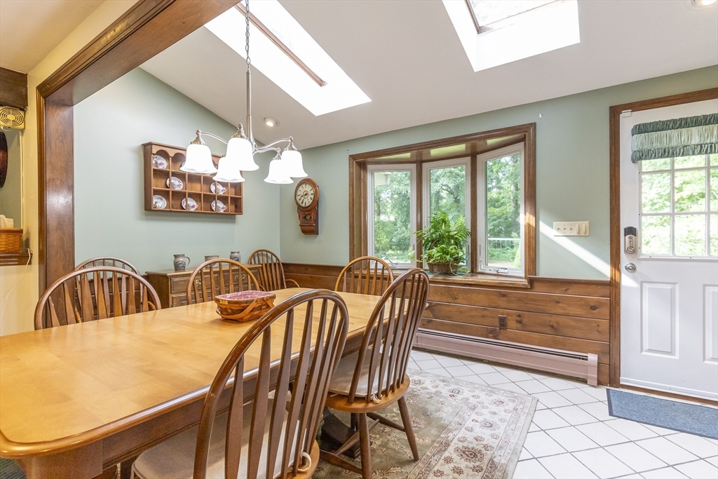 4 Hart Road Chelmsford, MA 01824 - Photo 9 of 37