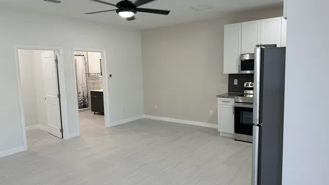 $1,800 | 17024 89th Place North, Unit C, Loxahatchee, FL 33470