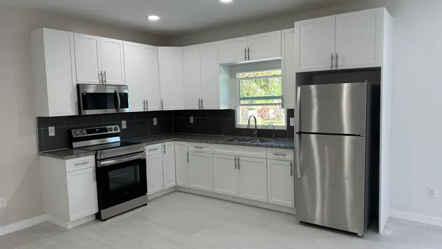 $1,800 | 17024 89th Place North, Unit C, Loxahatchee, FL 33470