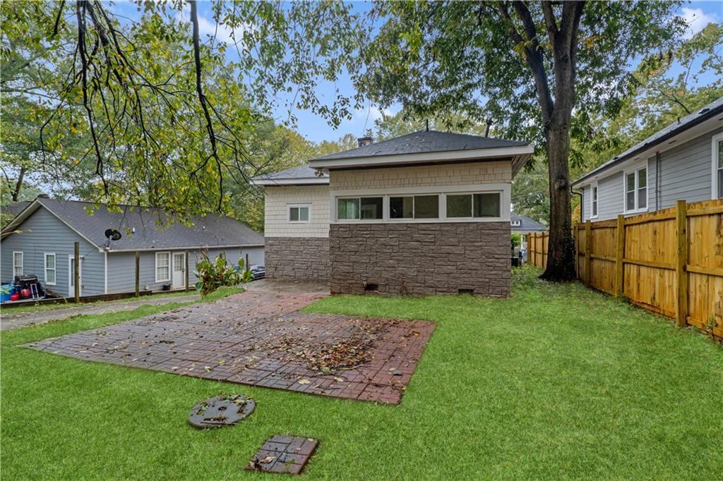 1440 Everhart Street Southwest Atlanta, GA 30310 - Photo 26 of 27 a view of outdoor space yard and front view of a house