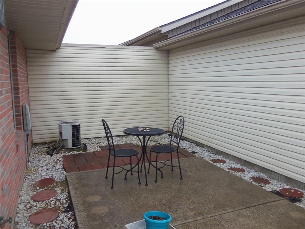 4216 Midfield Street Springfield, OH 45503 - Photo 3 of 15 Gallery Image 3