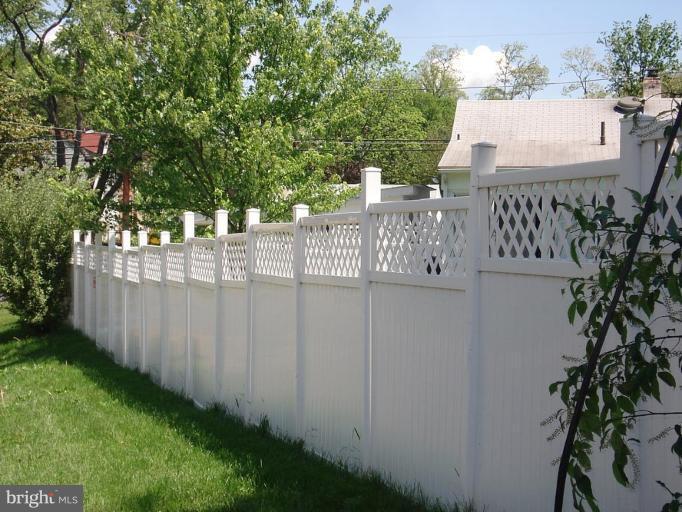 6 Mills Road Gaithersburg, MD 20877 - Photo 22 of 28 QUALITY MAINTENANCE-FREE PRIVACY FENCING GATED 4U
