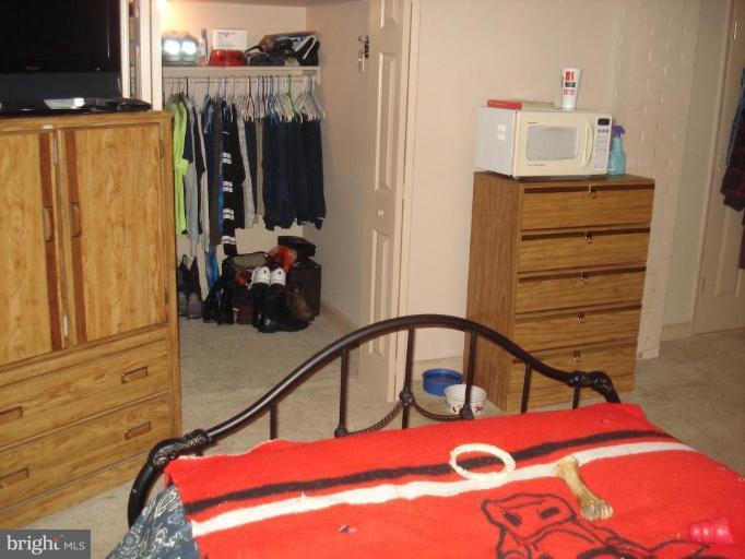6 Mills Road Gaithersburg, MD 20877 - Photo 25 of 28 LARGE WALK-IN CLOSET !