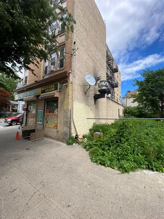 $139,000 | 354 Riverdale Avenue, Yonkers, NY 10705