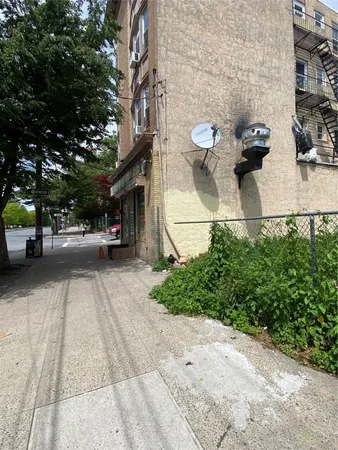 $139,000 | 354 Riverdale Avenue, Yonkers, NY 10705