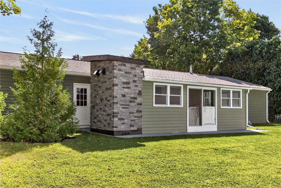 206 Huckleberry Road Farmington, NY 14425 - Photo 4 of 49 Stone Exterior of indoor Grill space