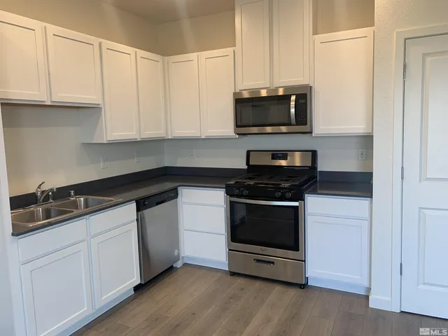 $2,400 | 8839 Wolf Moon Drive, Reno, NV 89506