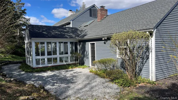 $599,000 | 4 Scenic Drive, Poughkeepsie, NY 12603