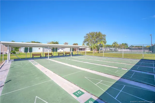 a view of a tennis court